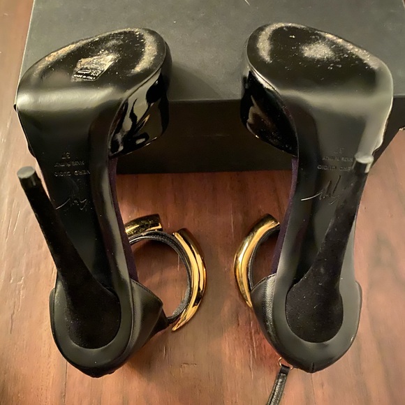 🖤💛Giuseppe Zanotti Vernice Sandal 🖤💛